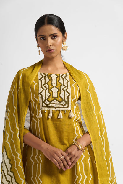Awaiz Kurta Set