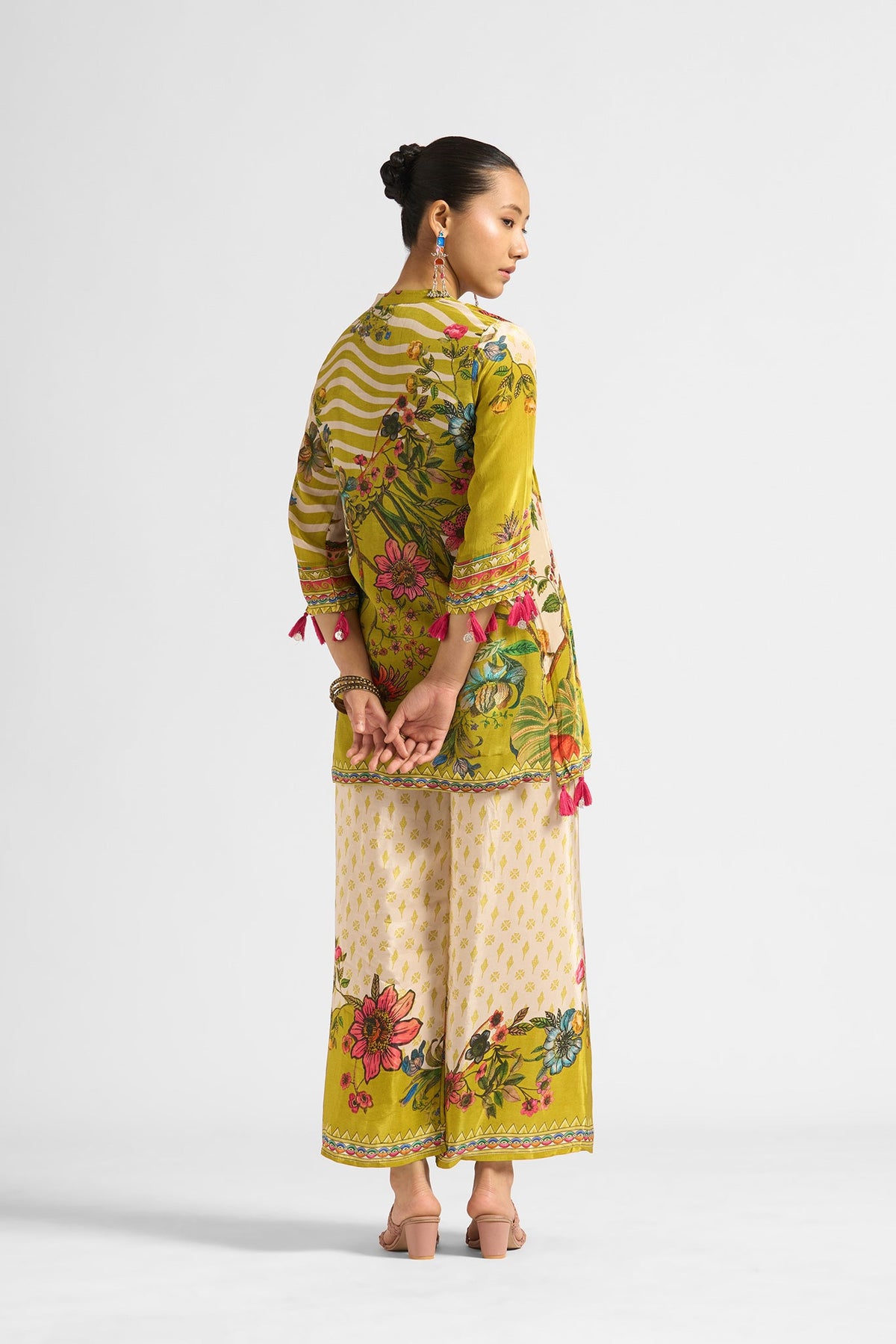 Tahaana Kurta Set