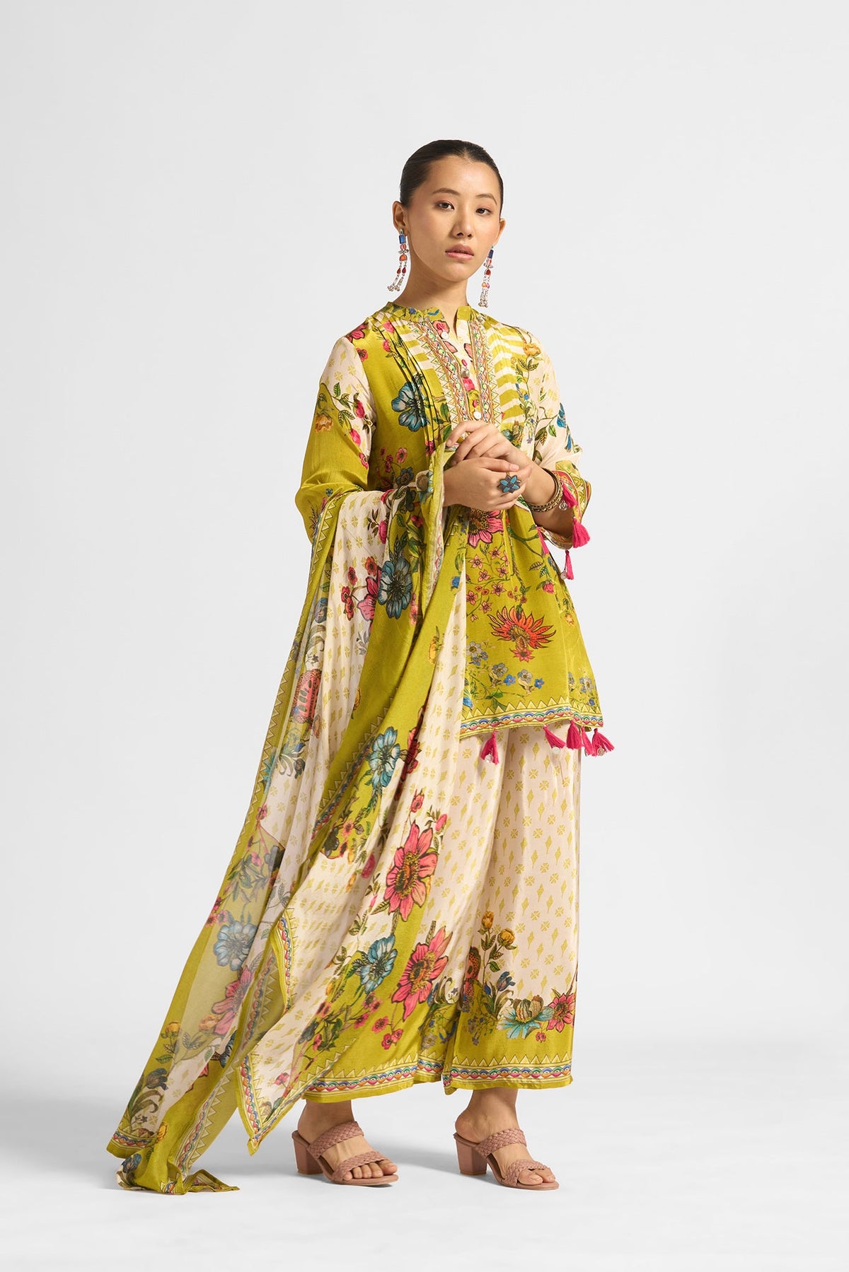 Tahaana Kurta Set