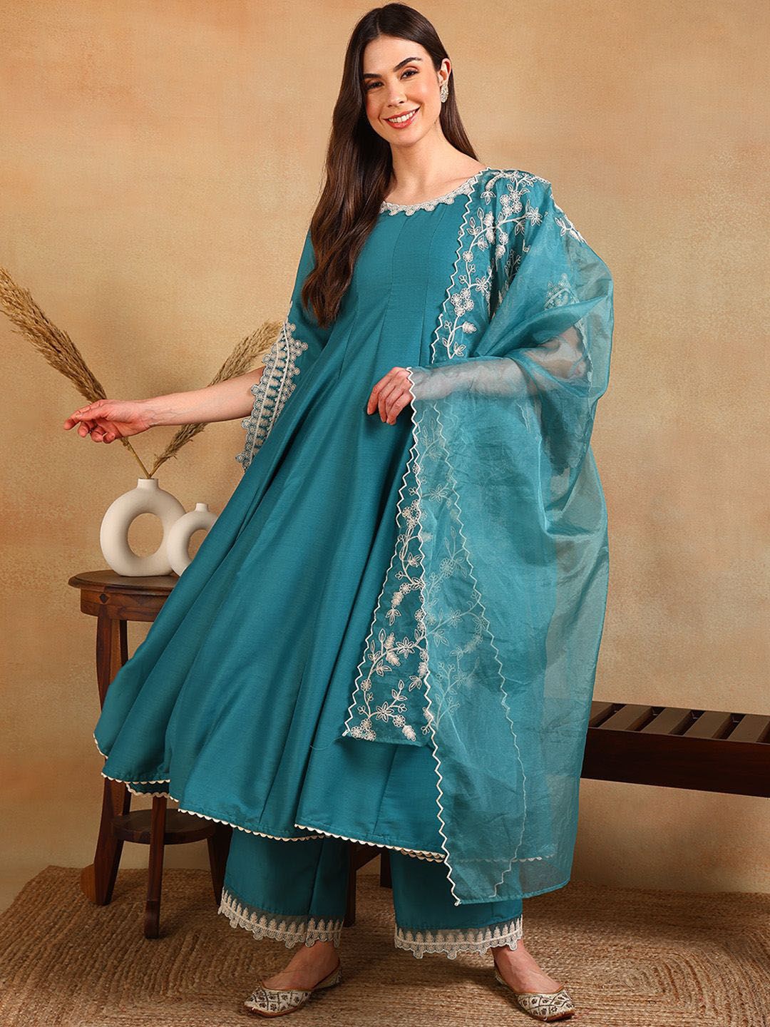 Dhiyona KL Women Embroidered Empire Thread Work Kurta with Palazzos & With Dupatta