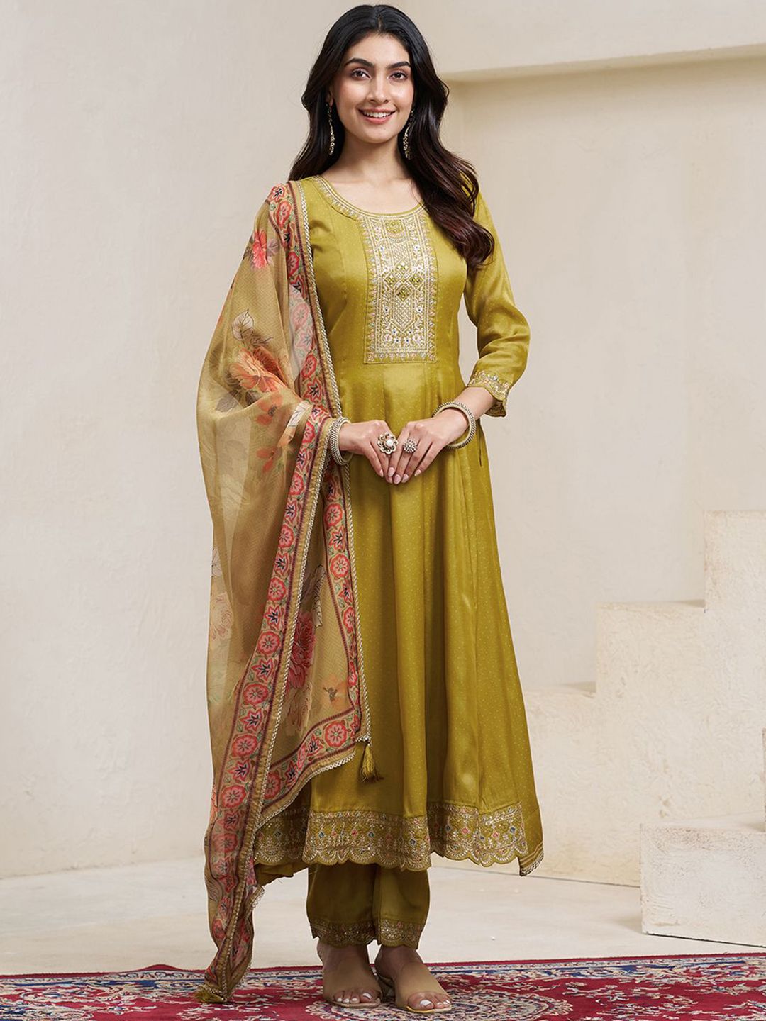 Dhiyona CH Women Floral Printed Kurta with Trousers & Dupatta