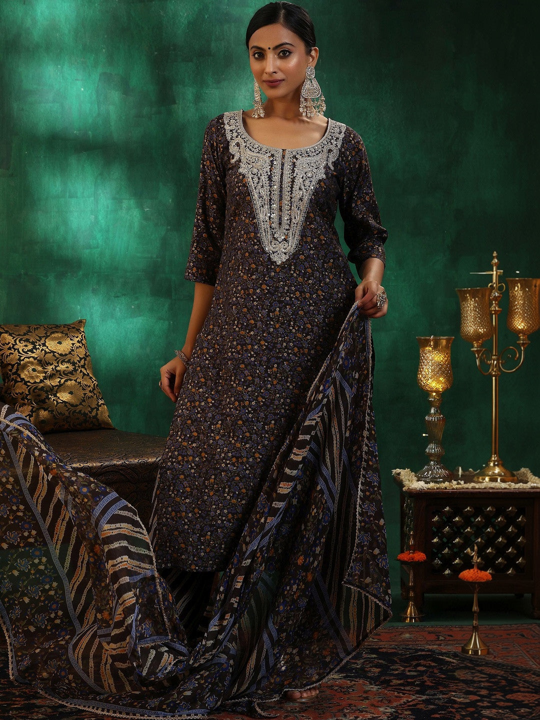 Women Floral Printed Regular Thread Work Kurta with Trousers & With Dupatta