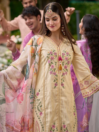 Women Floral Embroidered Kurta with Trousers & Dupatta