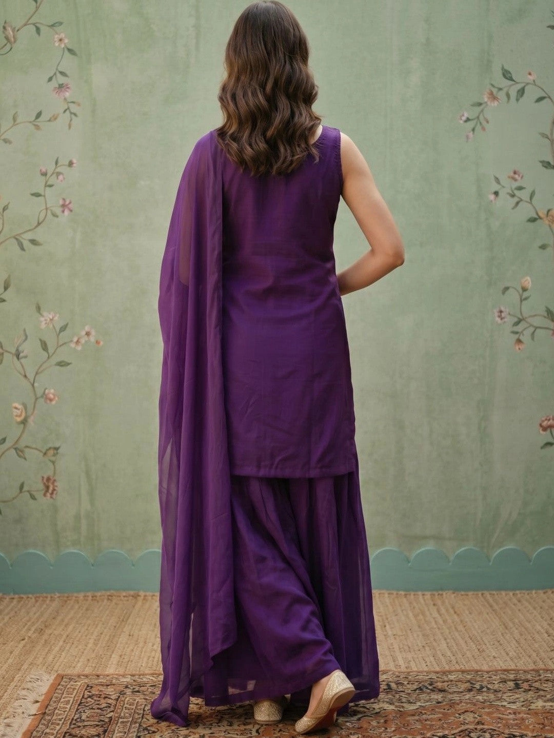 Women Floral Embroidered Regular Thread Work Kurta with Sharara & With Dupatta
