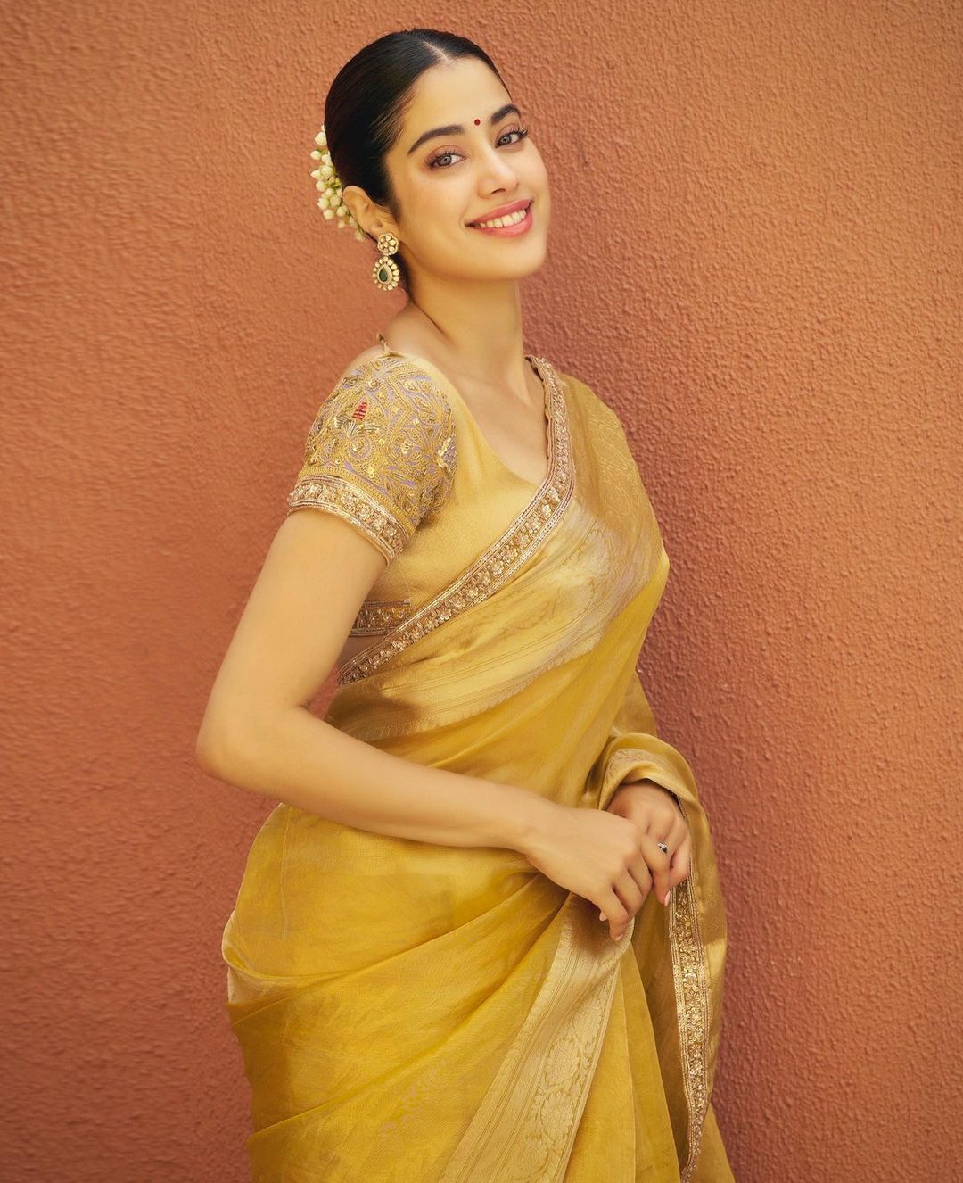 Dhiyona HH Janhvi Kapoor Inspired Yellow Gold Soft Tissue Silk Saree | Unstitched Blouse Piece