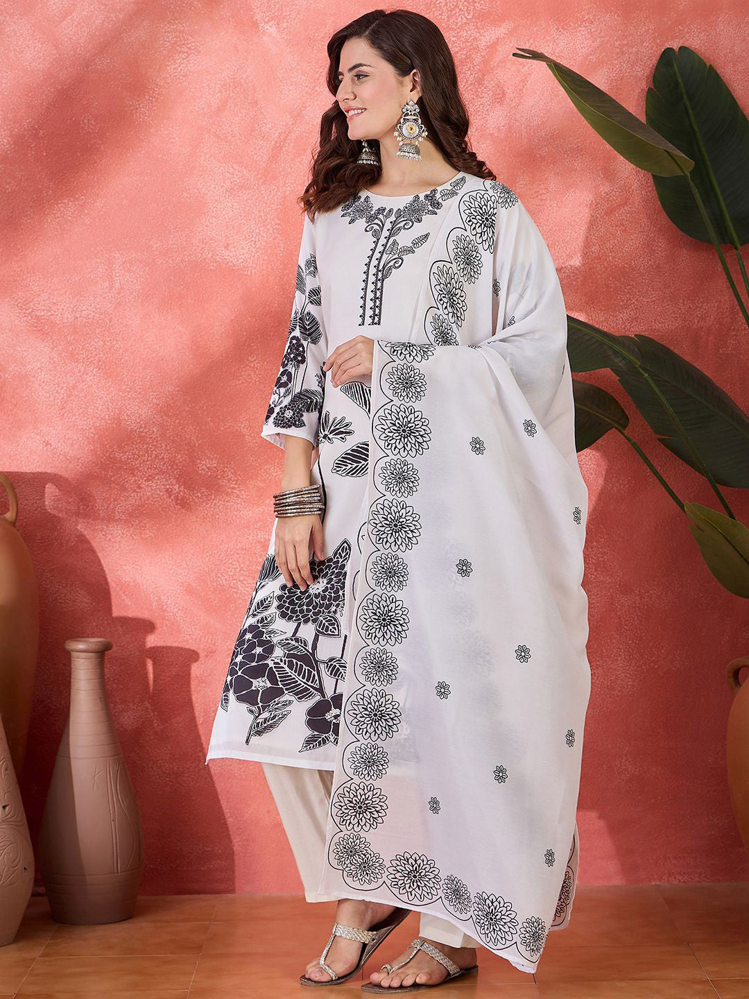 Women Floral Printed Kurta with Trousers & Dupatta