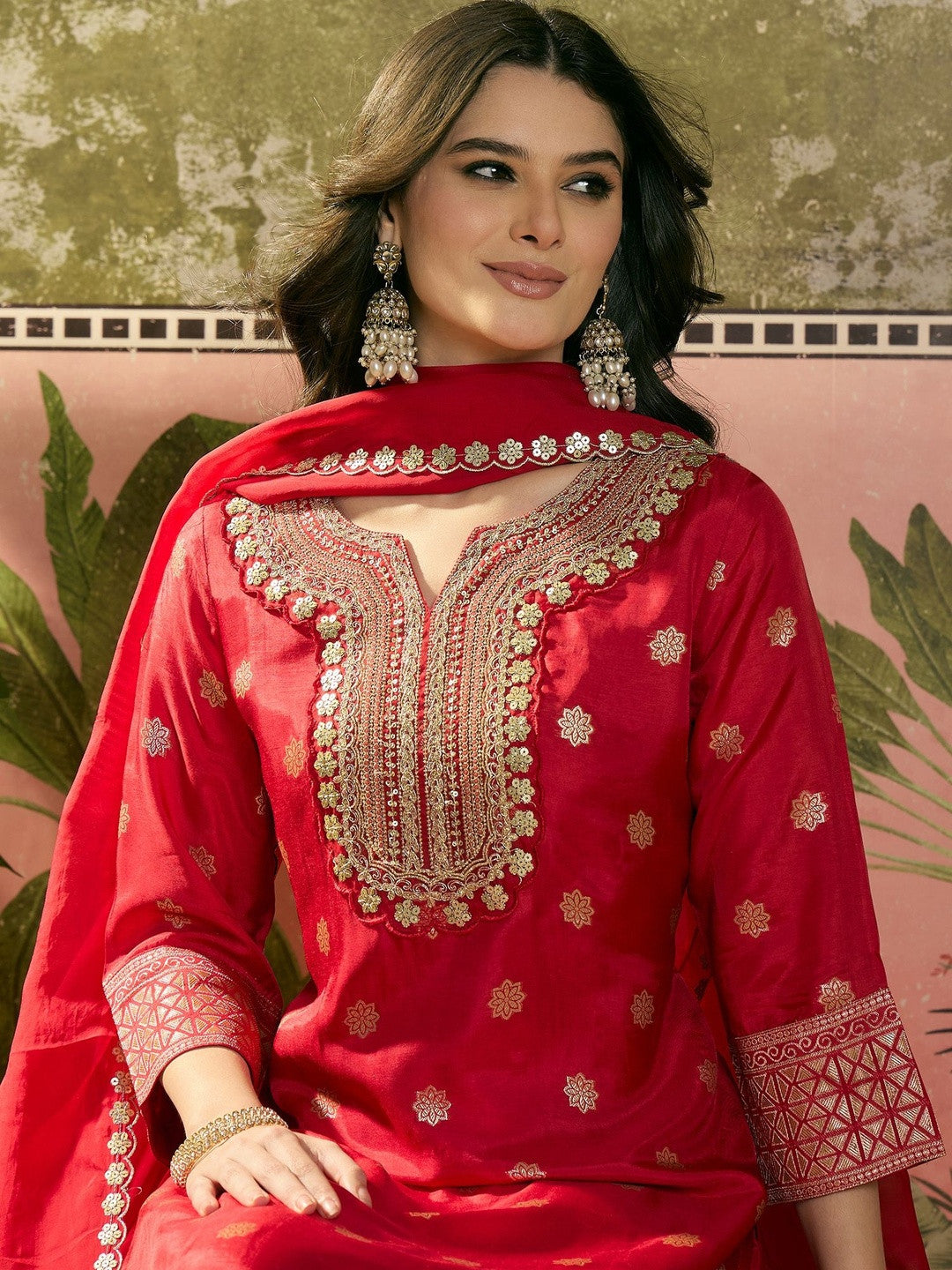 Embroidered Round Neck Kurta & Trousers Kurta Sets