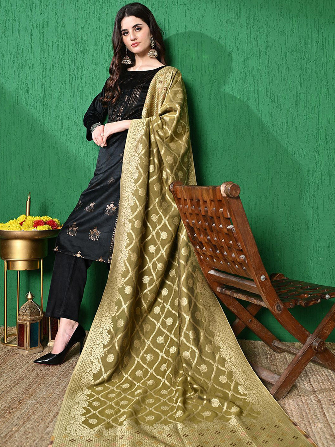 Floral Printed Winter Velvet Straight Kurta & Trouser With Dupatta
