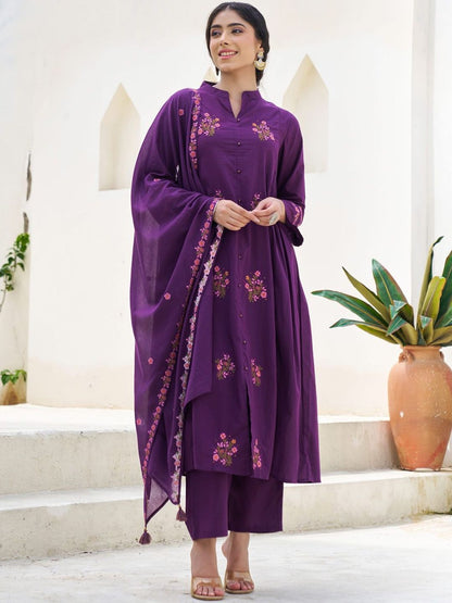 Floral Embroidered Thread Work Pure Cotton Kurta With Trousers & Dupatta