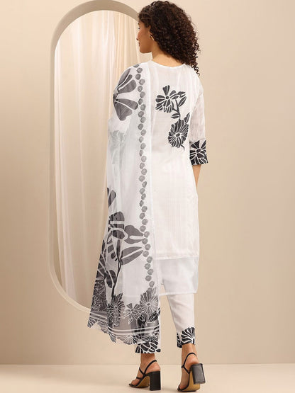 Women Floral Printed Regular Kurta with Trousers & With Dupatta
