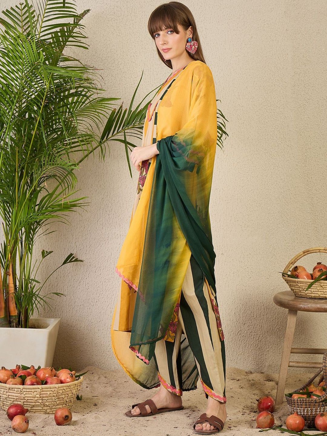 Women Floral Printed Regular Pure Cotton Kurta with Trousers & With Dupatta