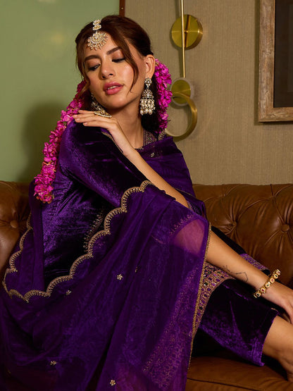 Dhiyona CH Women Ethnic Motifs Embroidered Regular Mirror Work Velvet Kurta with Trousers & With Dupatta