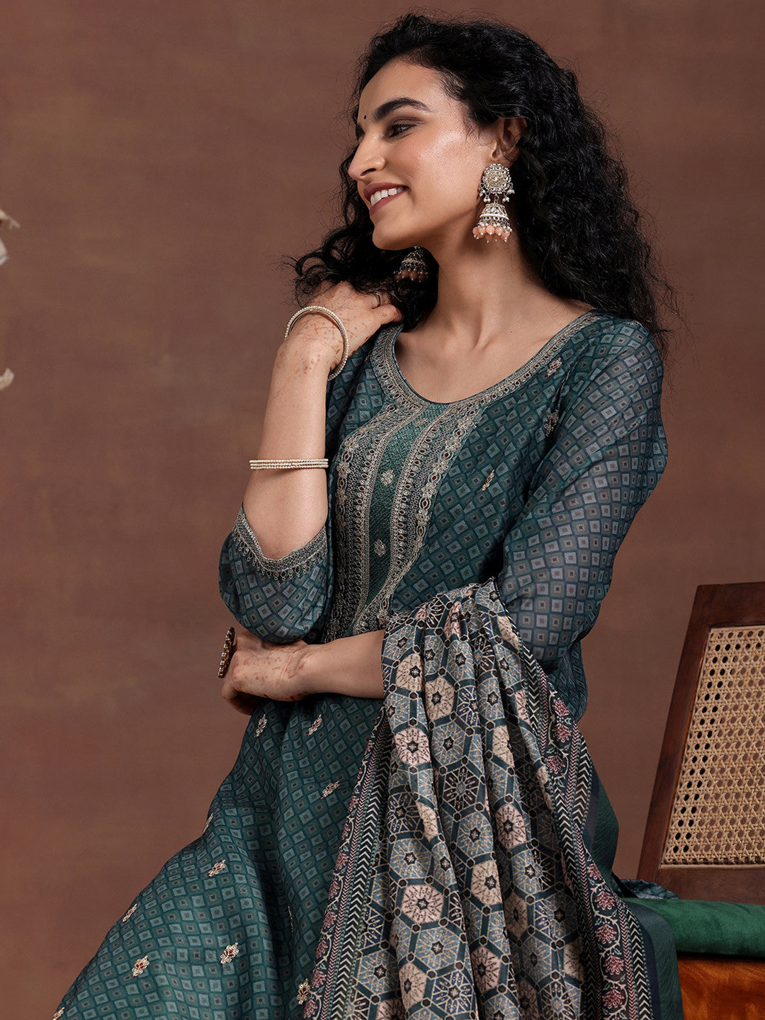 Women Printed Regular Thread Work Kurta with Trousers & With Dupatta