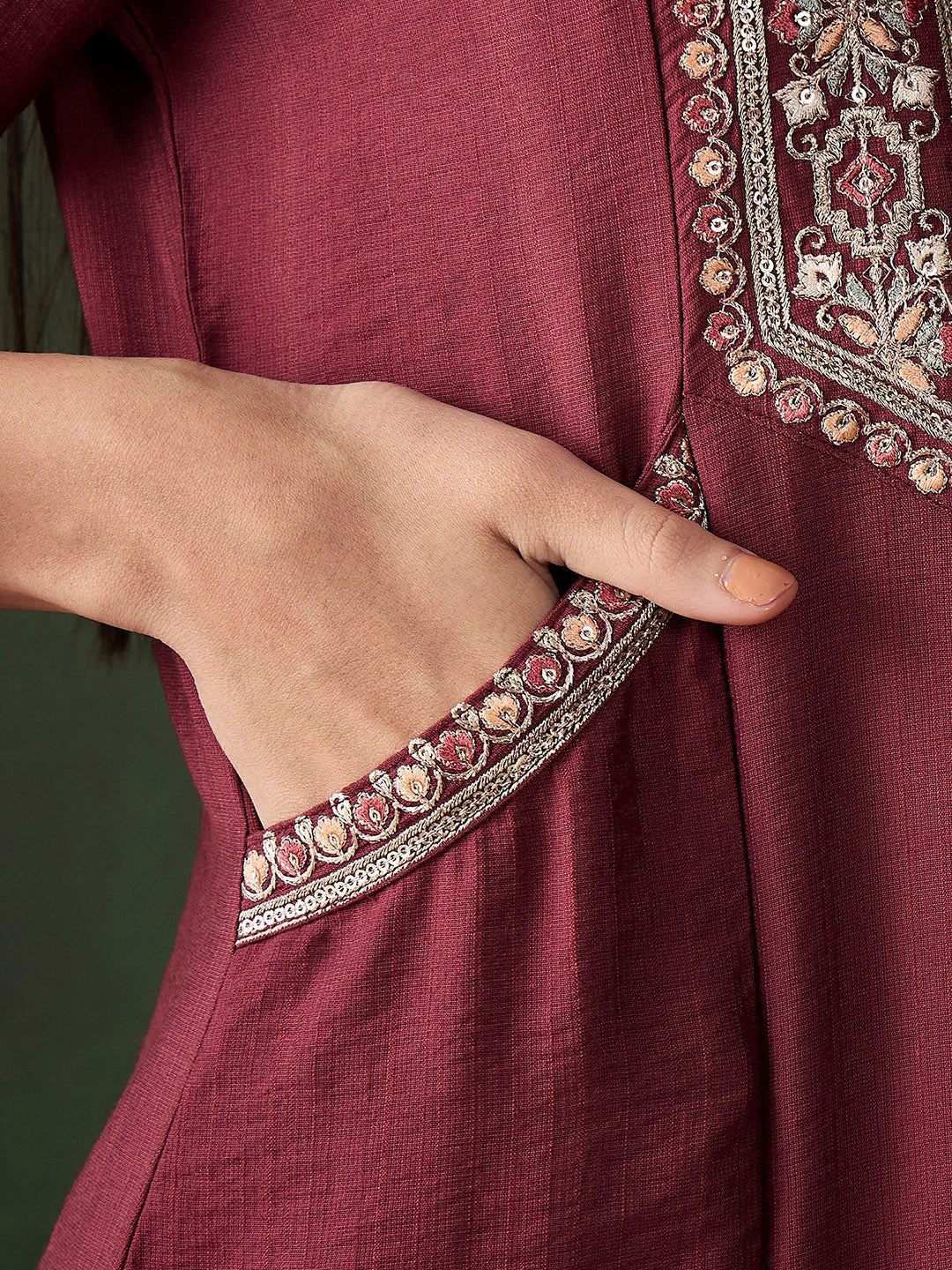 Ethnic Motifs Yoke Design Sequinned Straight Kurta & Trousers