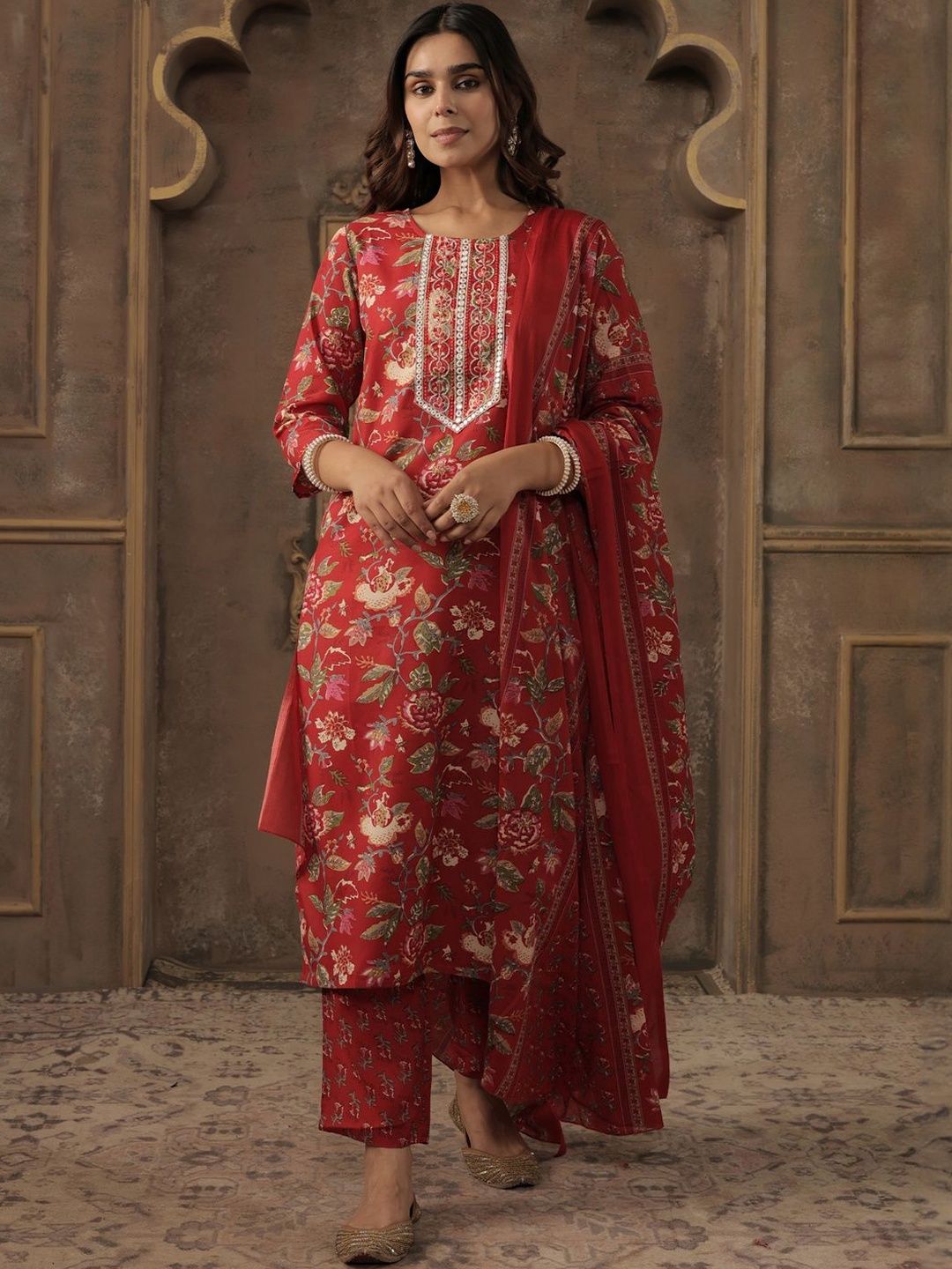 Dhiyona IE Women Floral Printed Kurta with Trousers & Dupatta