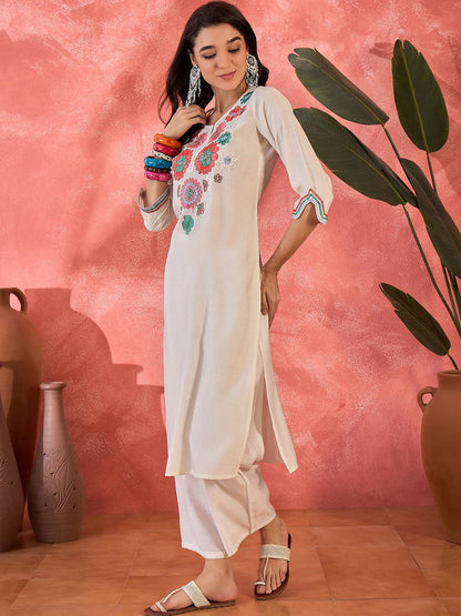 Women Floral Embroidered Straight Kurta With Trouser Kurta Set