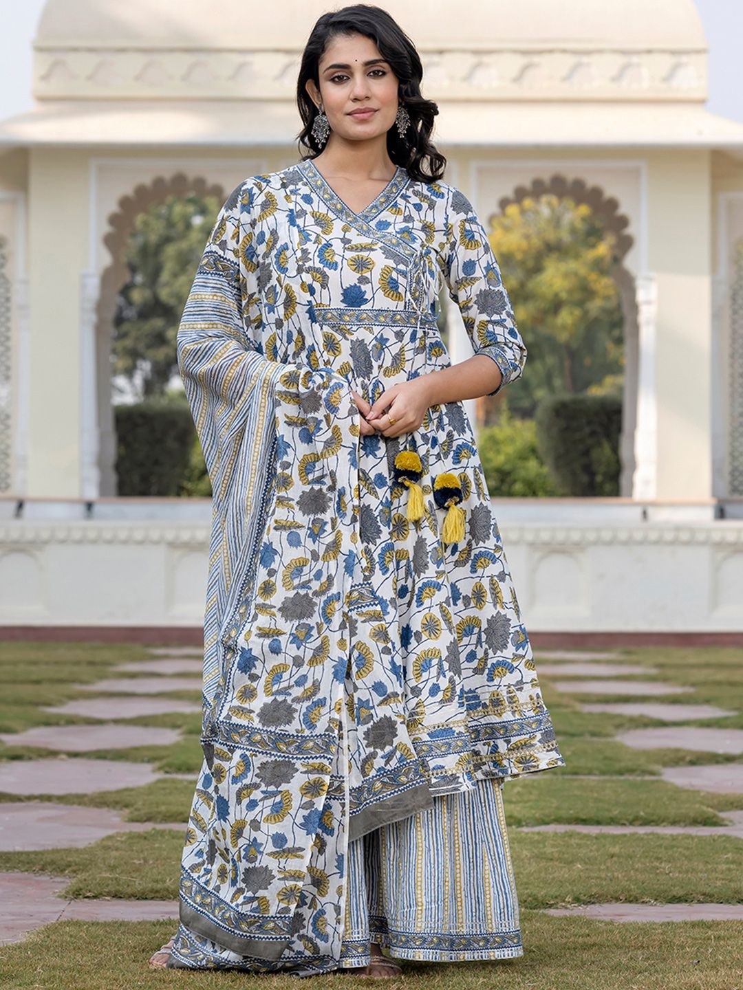 Dhiyona KL Women Floral Printed Angrakha Pure Cotton Kurta with Palazzos & With Dupatta