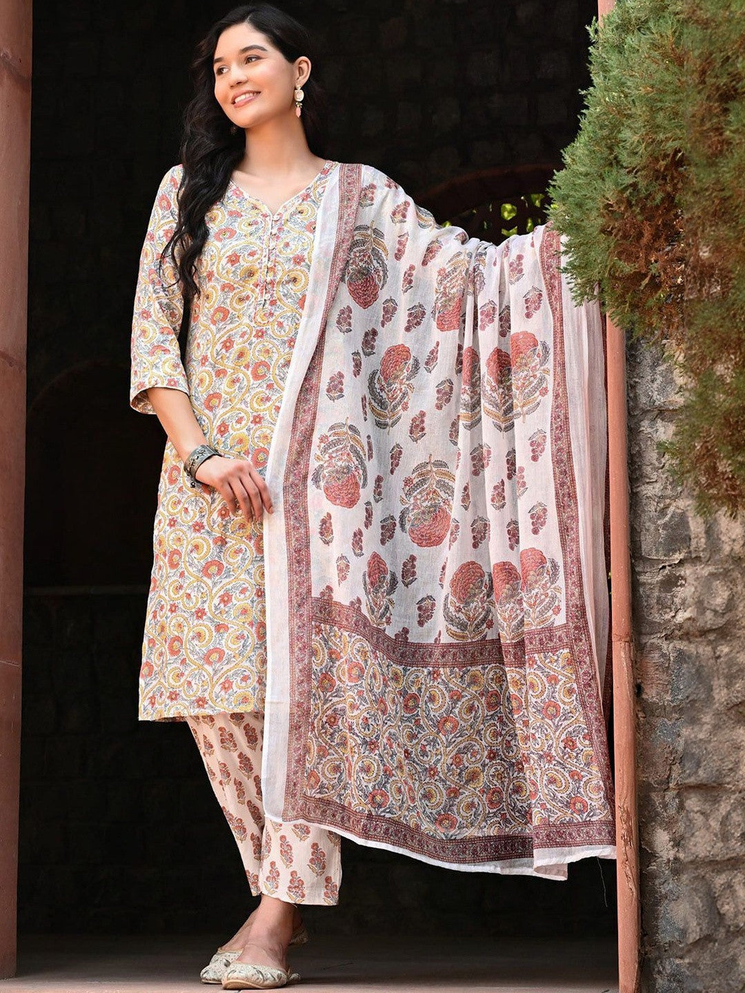 Women Floral Printed Regular Pure Cotton Kurta with Trousers & With Dupatta