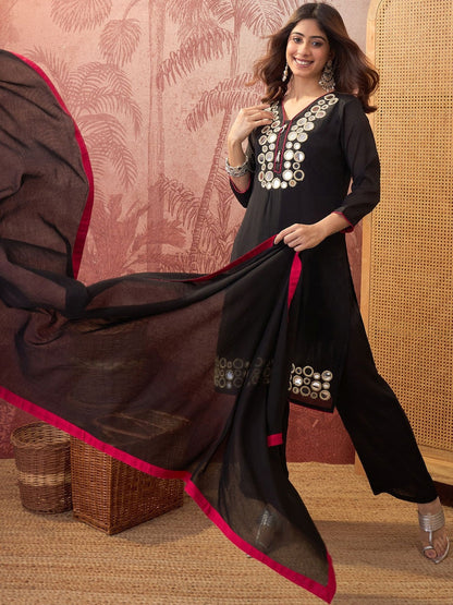 Embroidered Round Neck Kurta & Trousers With Dupatta