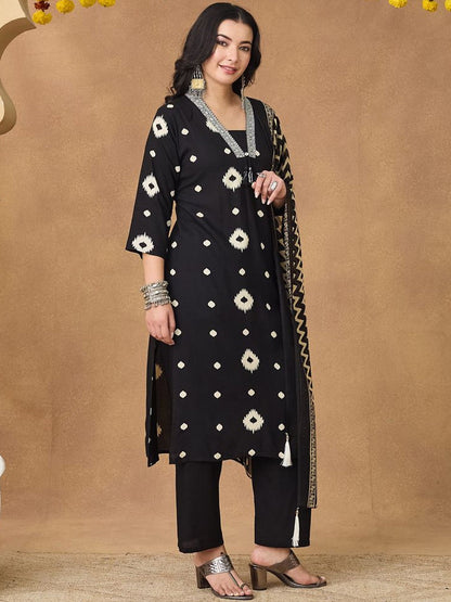 Women Ethnic Ikat Print Embroided Neck Kurta Set With Tasseled Dupatta