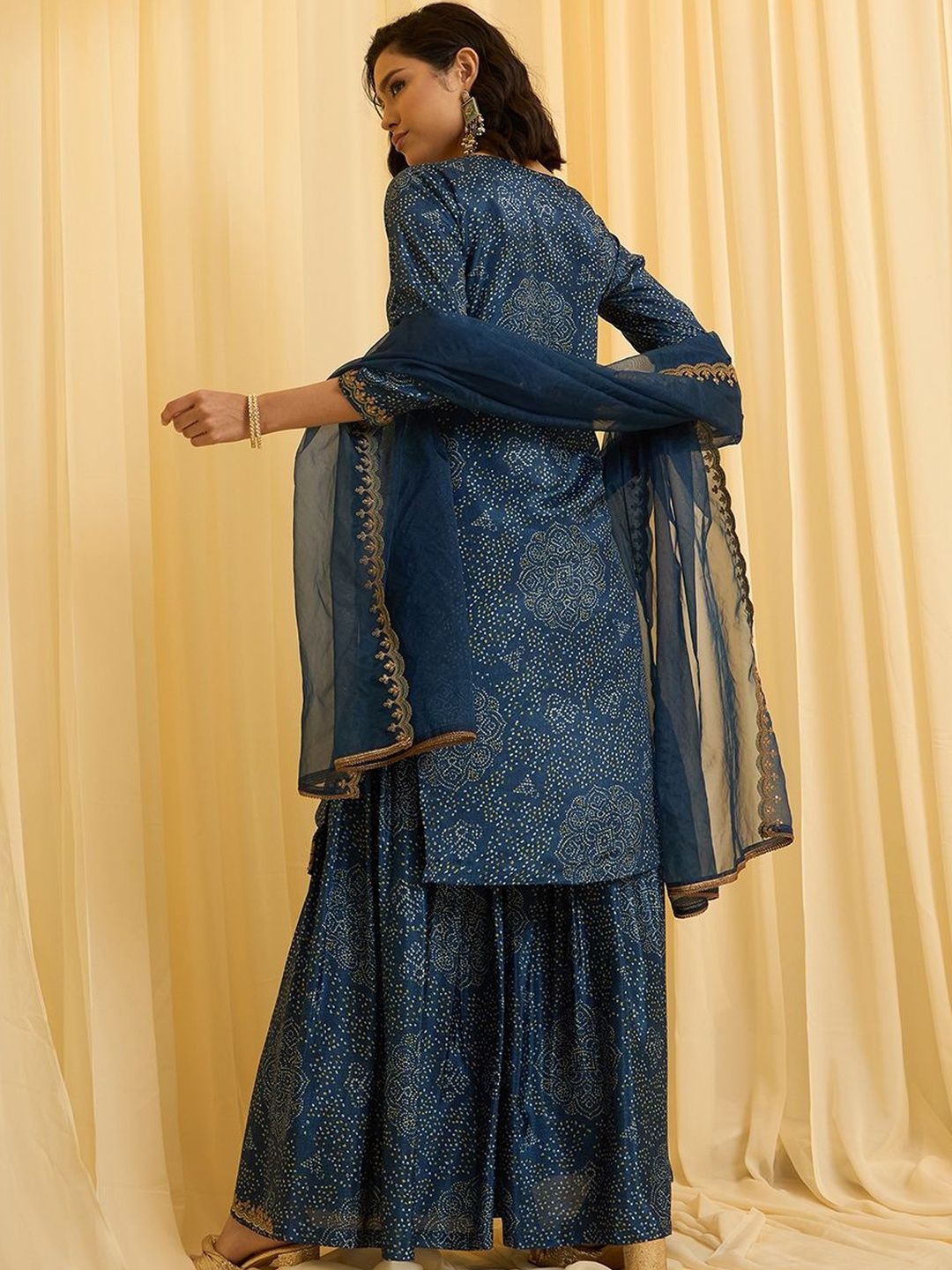 Dhiyona CH Women Ethnic Motifs Printed Regular Thread Work Kurta with Sharara & With Dupatta