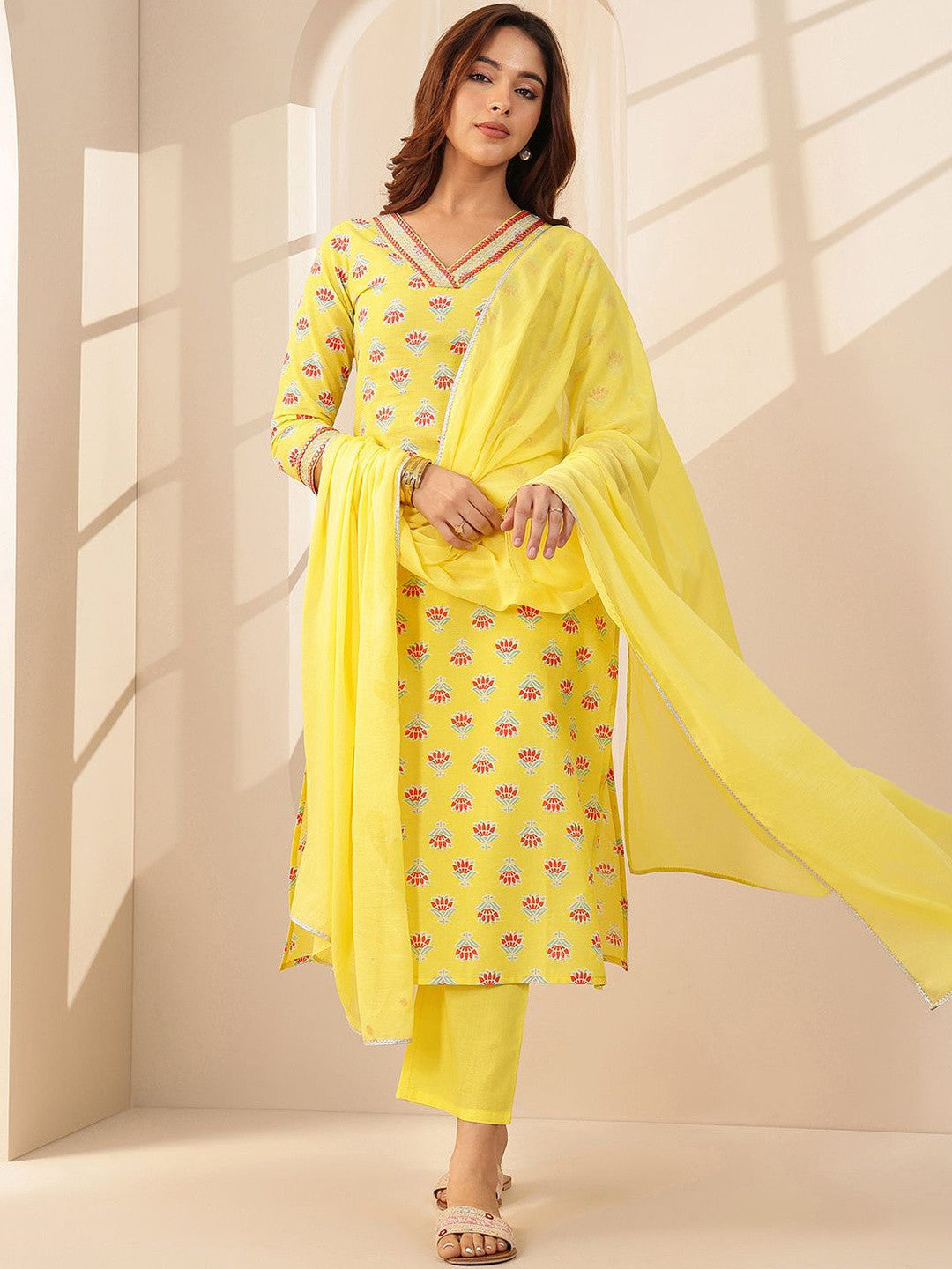 Women Floral Printed Regular Mirror Work Kurta with Trousers & With Dupatta