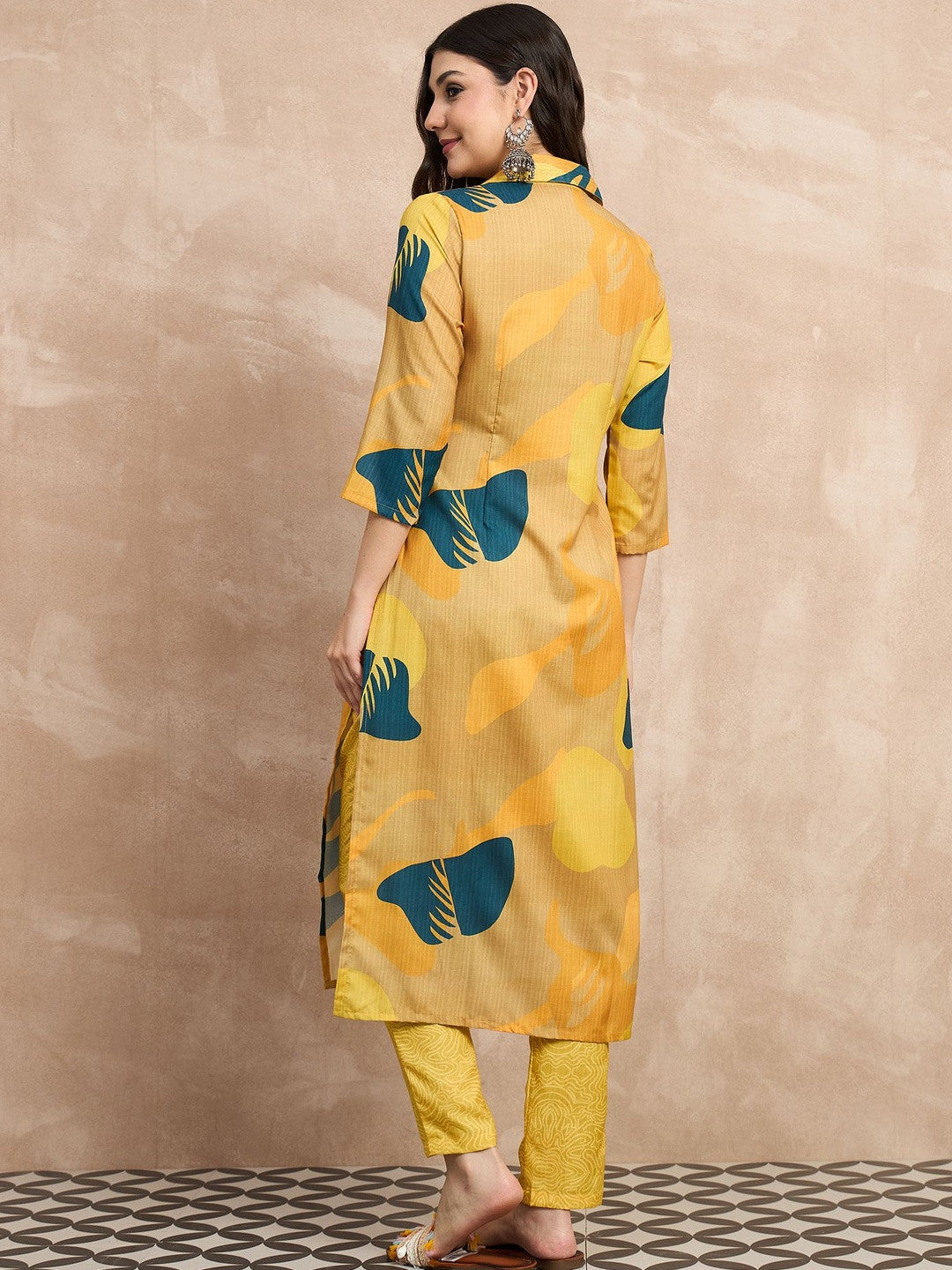 Abstract Printed Shirt Collar Straight Kurta With Trousers
