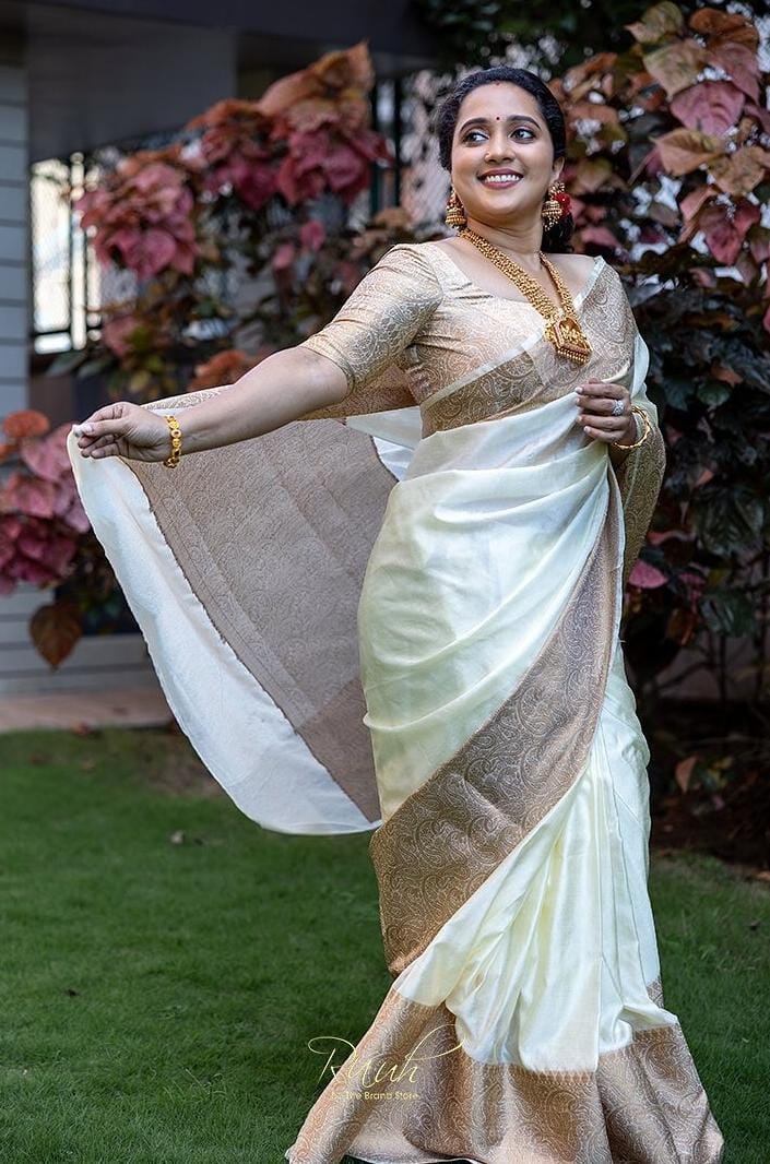 Dhiyona HH Off-White Banarasi Woven Soft Saree with Antique Zari Border & Pallu