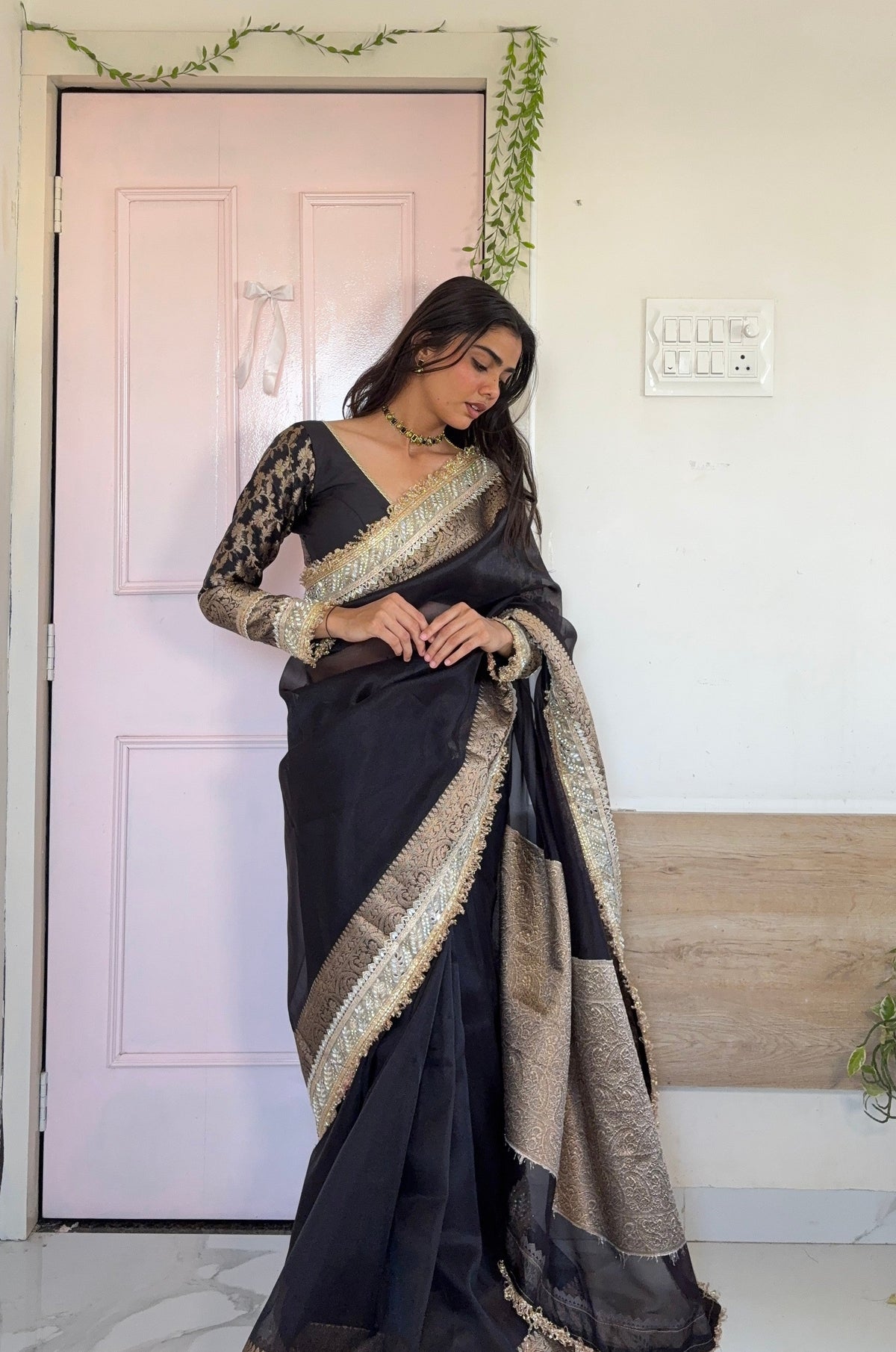 Dhiyona HH Royal Black Banarasi Riwaayat Tissue Silk Saree | Easy To Carry