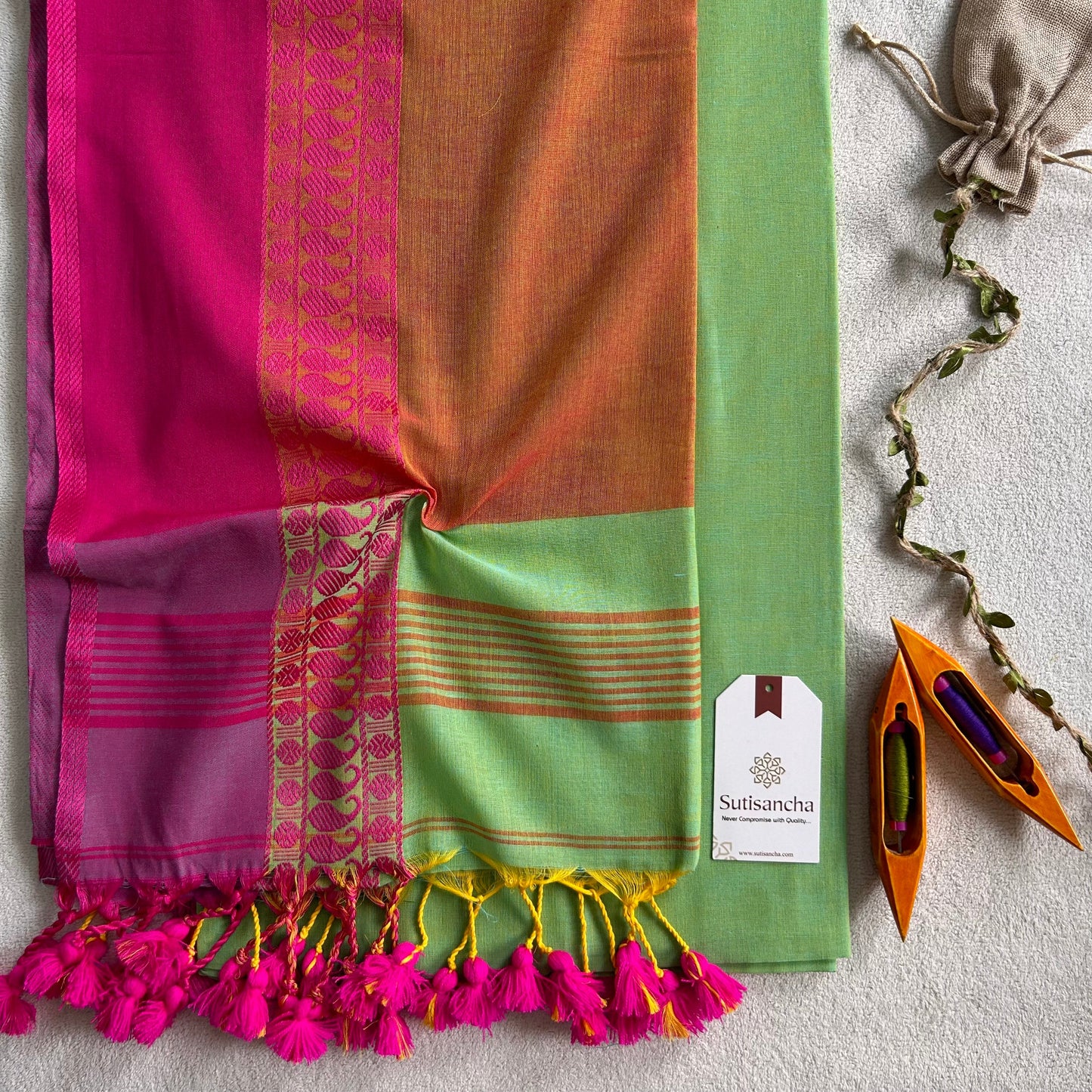 Dhiyona SS Sutisancha Classic Weave Bengal Cotton Saree