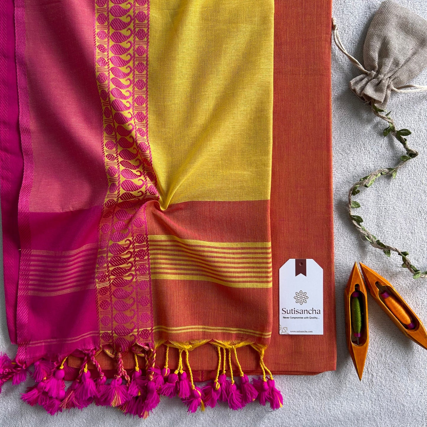 Dhiyona SS Sutisancha Classic Weave Bengal Cotton Saree