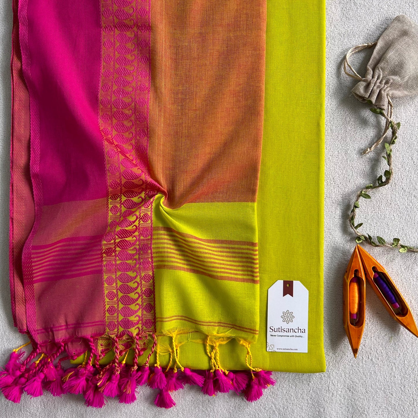 Dhiyona SS Sutisancha Classic Weave Bengal Cotton Saree