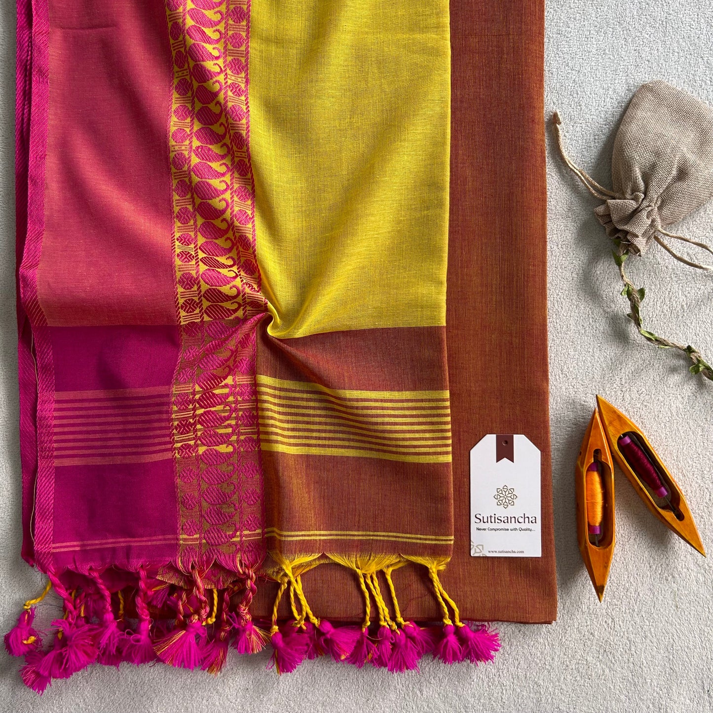 Dhiyona SS Sutisancha Classic Weave Bengal Cotton Saree