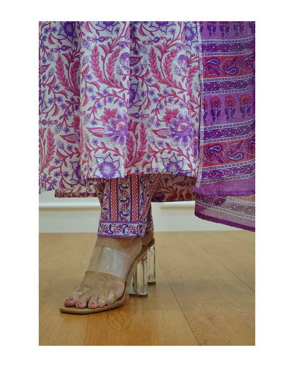 Women White Printed Viscose Rayon Kurta And Pant Set