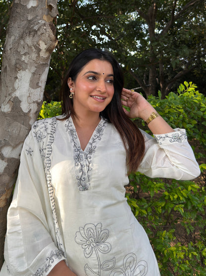 Dhiyona VV Kavya Silk Blend Embroidered Straight Kurta Set with Trousers & Dupatta