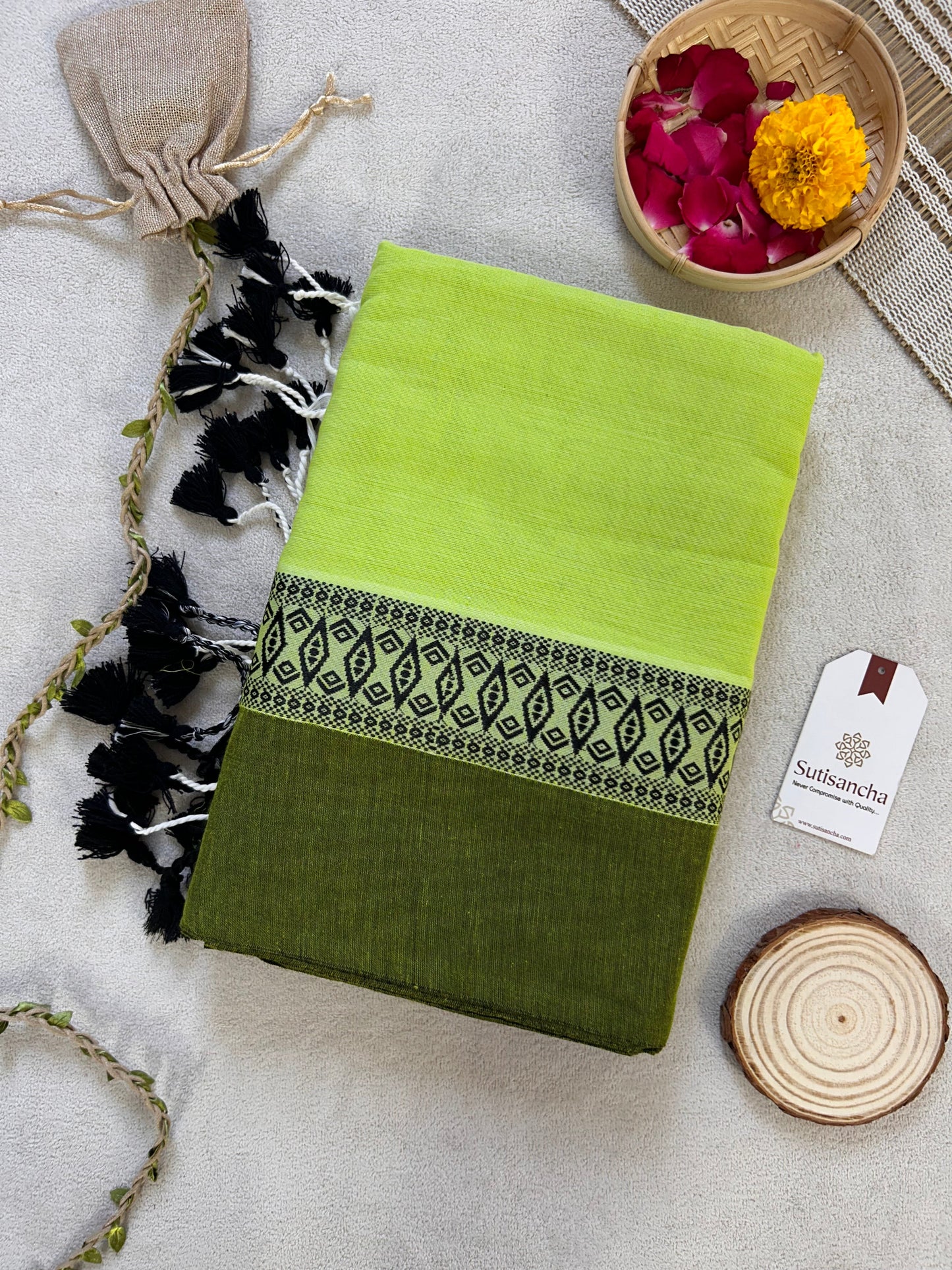 Dhiyona SS Loomed to Perfection: Handwoven Cotton Saree