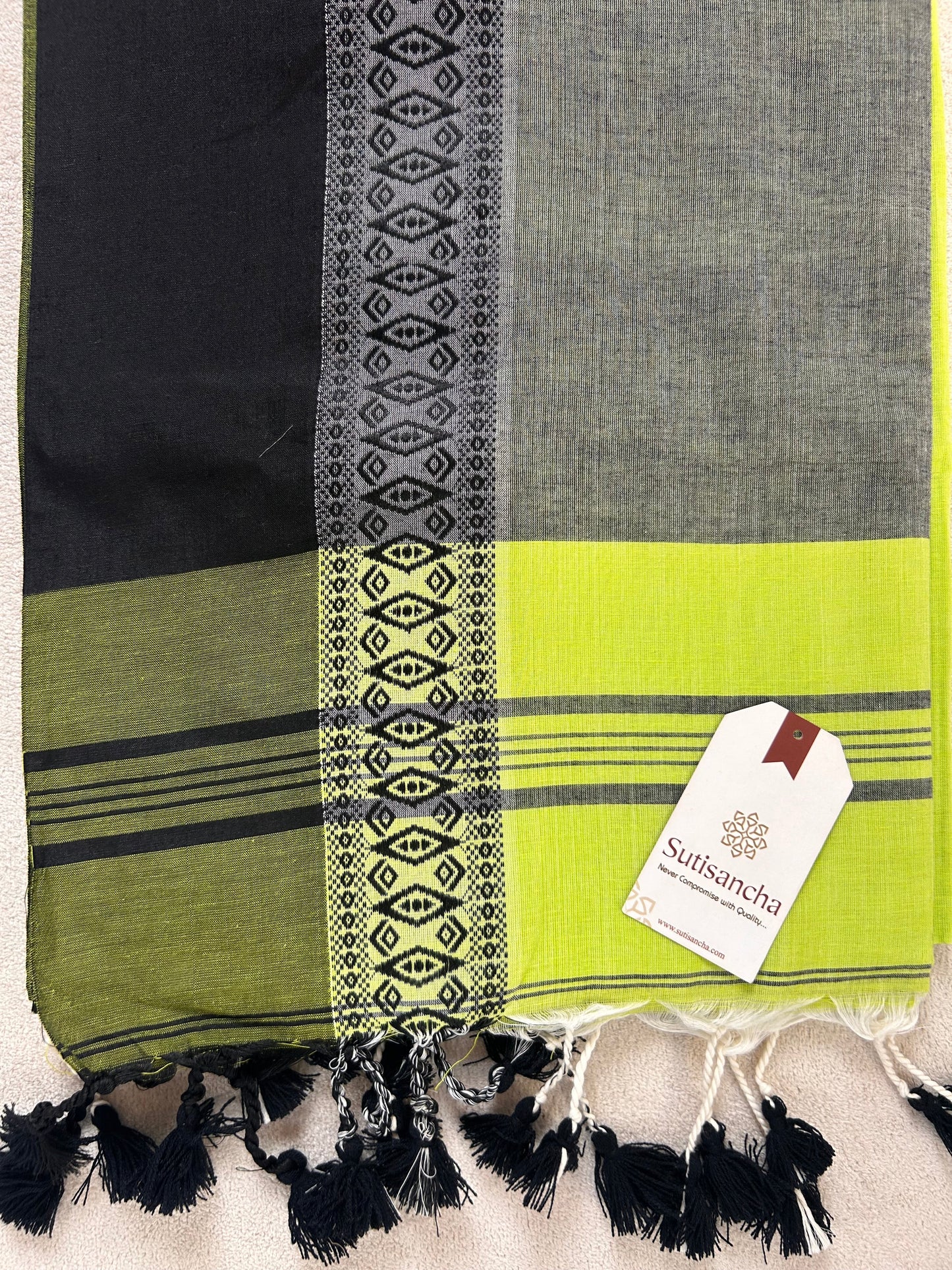 Dhiyona SS Loomed to Perfection: Handwoven Cotton Saree