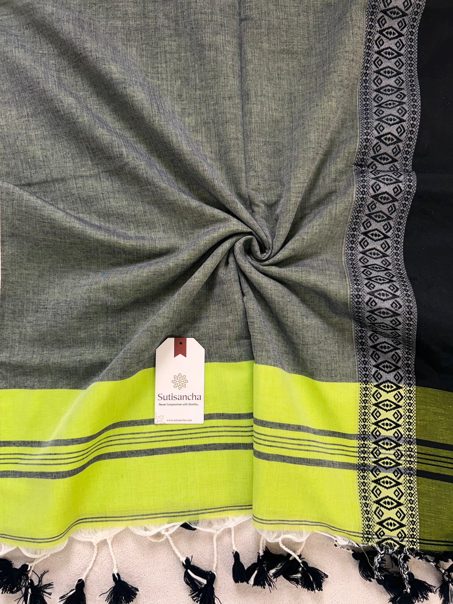 Dhiyona SS Loomed to Perfection: Handwoven Cotton Saree