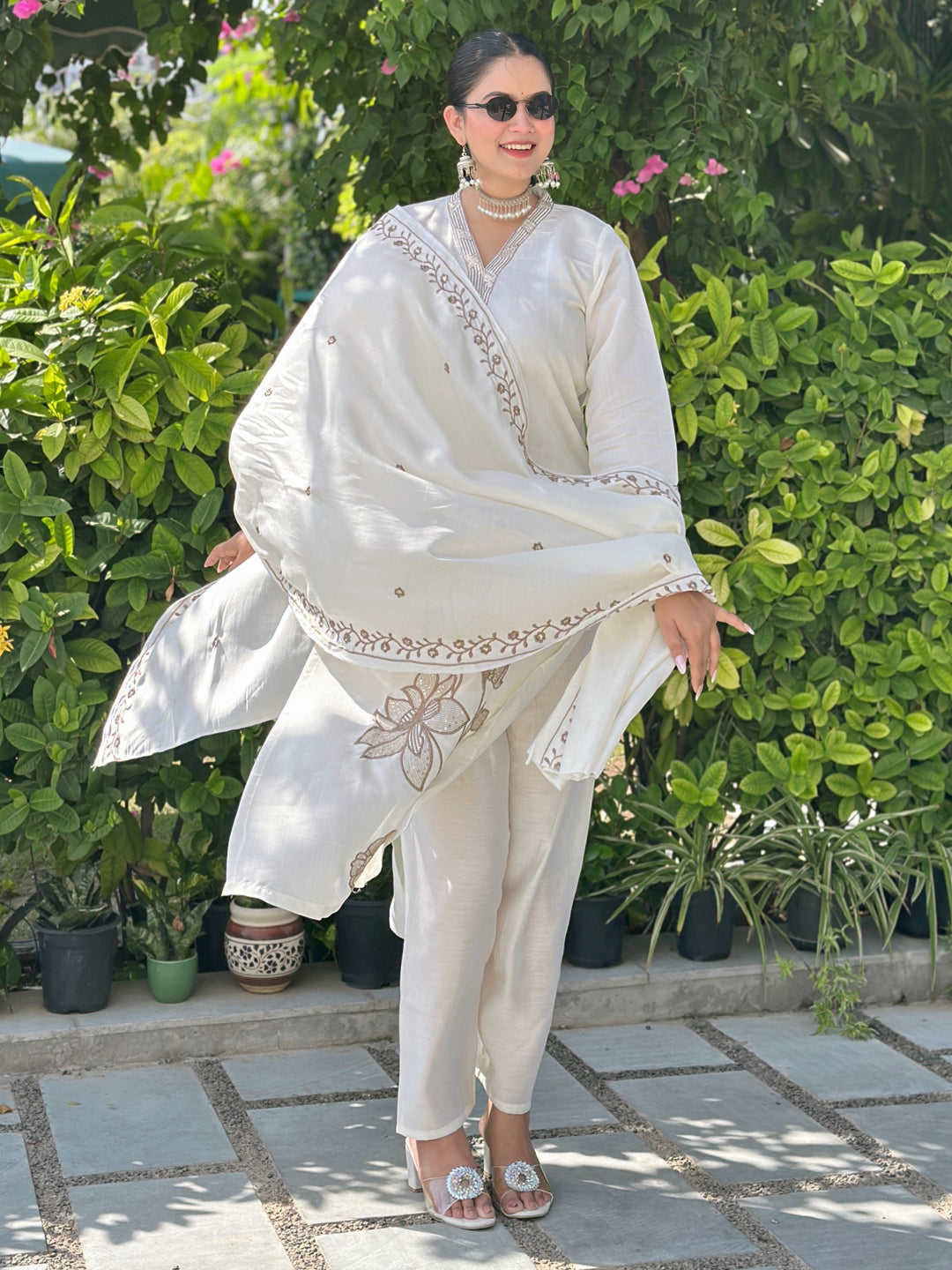 Dhiyona VV Vira White Kurta and Pant Dupatta Sets Silk Blend Fabrics with Embroidery