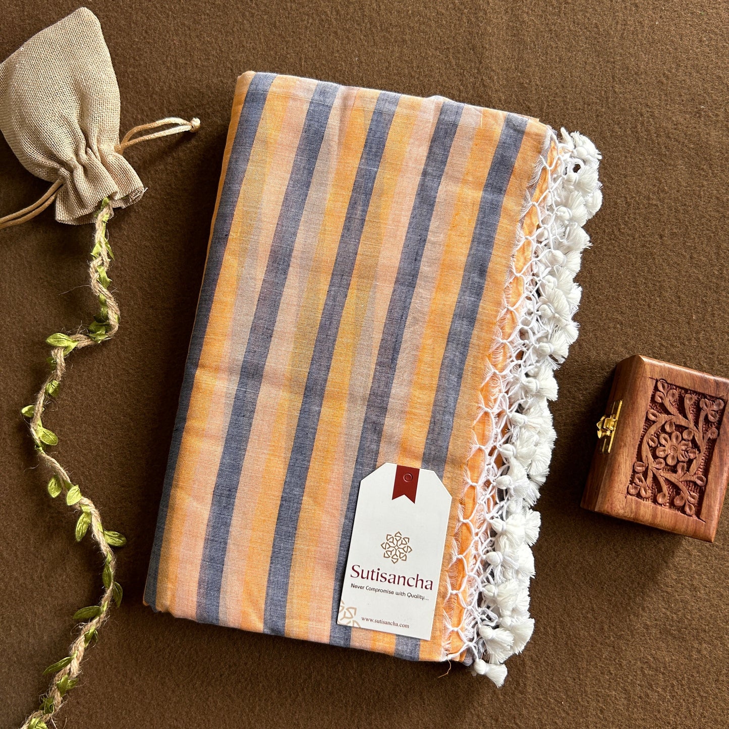 Dhiyona SS Sutisancha Handloom Mul Cotton Saree