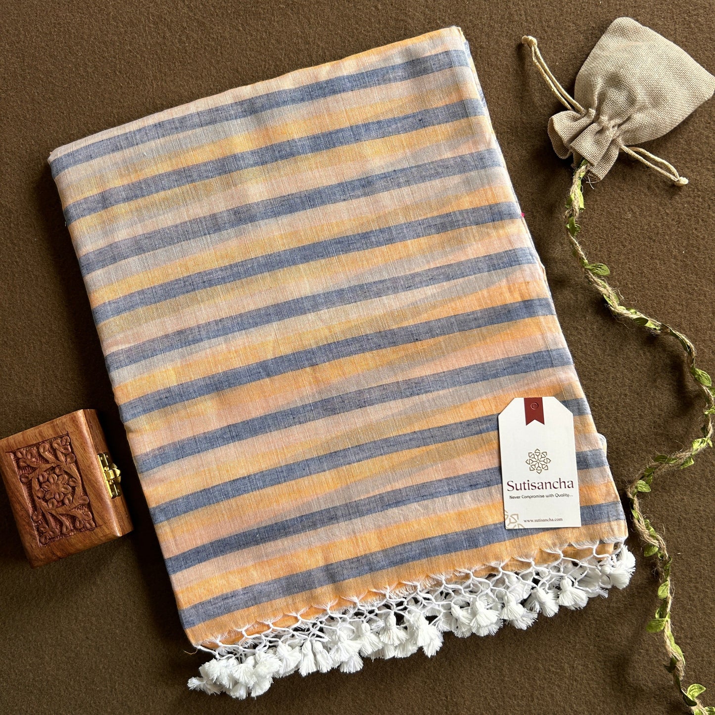 Dhiyona SS Sutisancha Handloom Mul Cotton Saree
