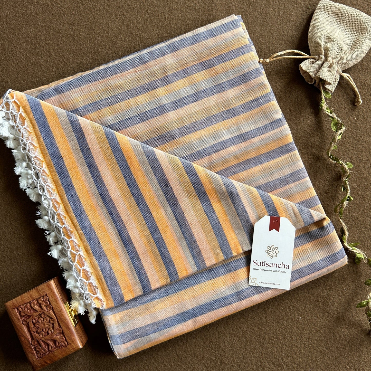 Dhiyona SS Sutisancha Handloom Mul Cotton Saree