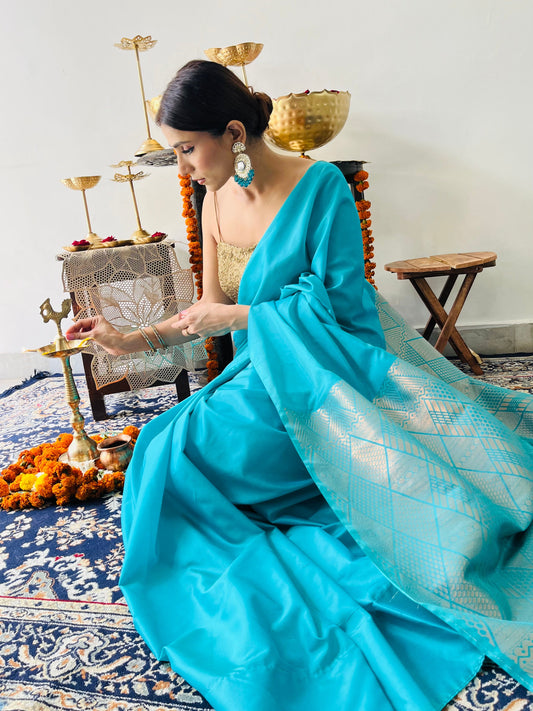 Dhiyona ST Elegant Blue Saree with Gold Woven Jacquard Pallu & Self Blouse Fabric