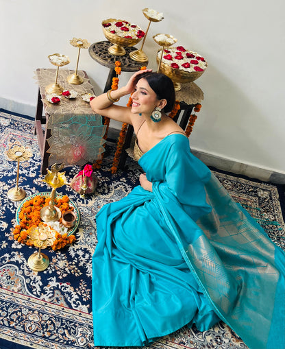Dhiyona ST Elegant Blue Saree with Gold Woven Jacquard Pallu & Self Blouse Fabric