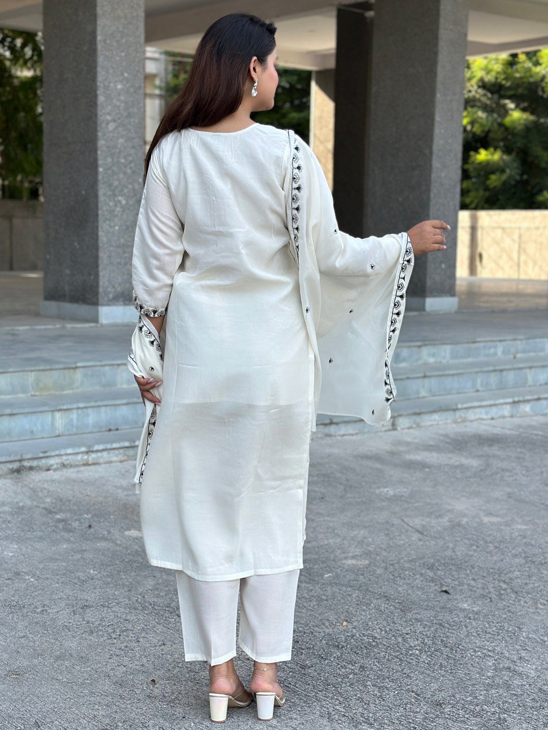 Dhiyona VV Shruta White Kurta and Pant Dupatta Sets Silk Blend Fabrics with Embroidery