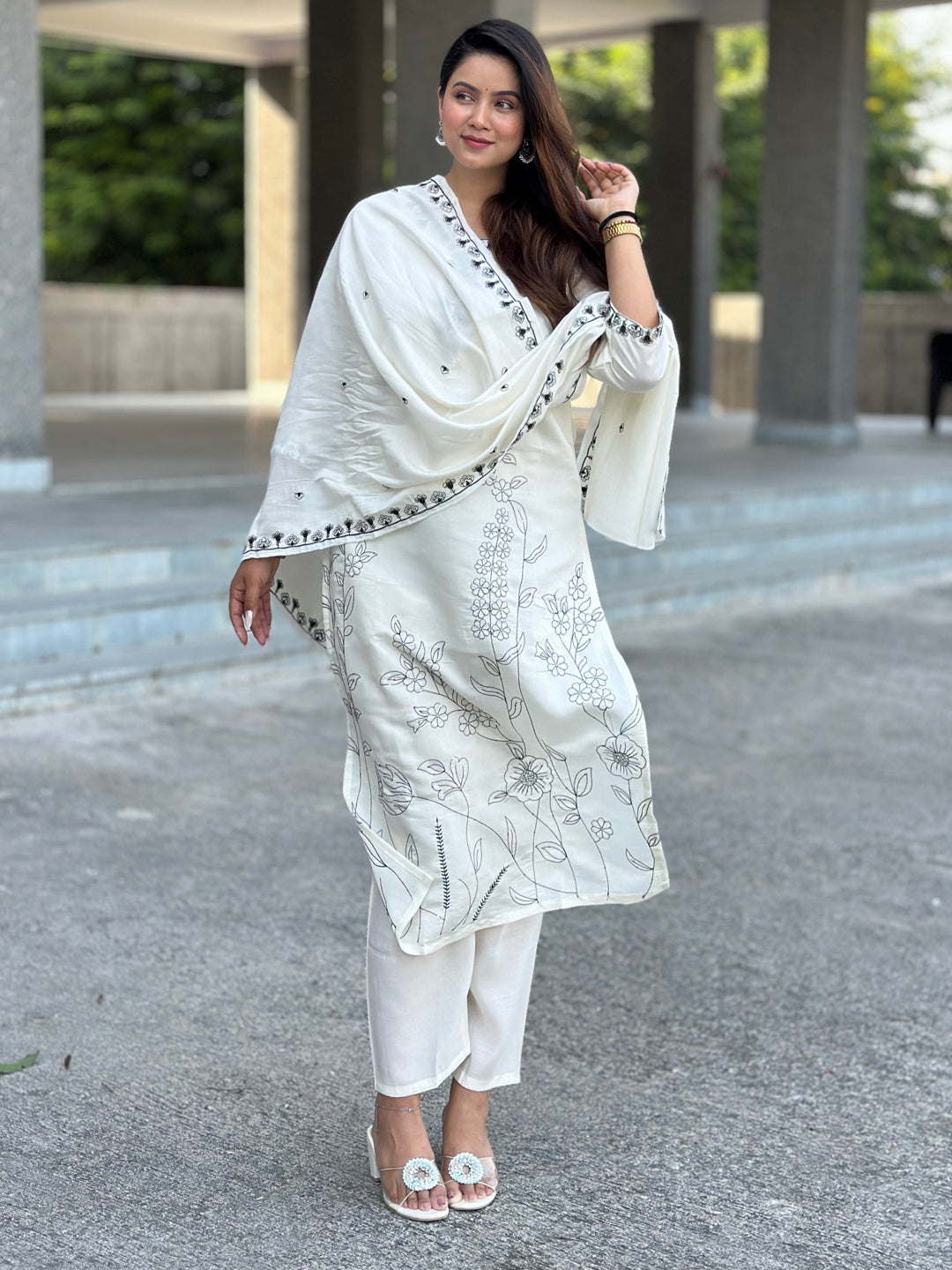 Dhiyona VV Shruta White Kurta and Pant Dupatta Sets Silk Blend Fabrics with Embroidery