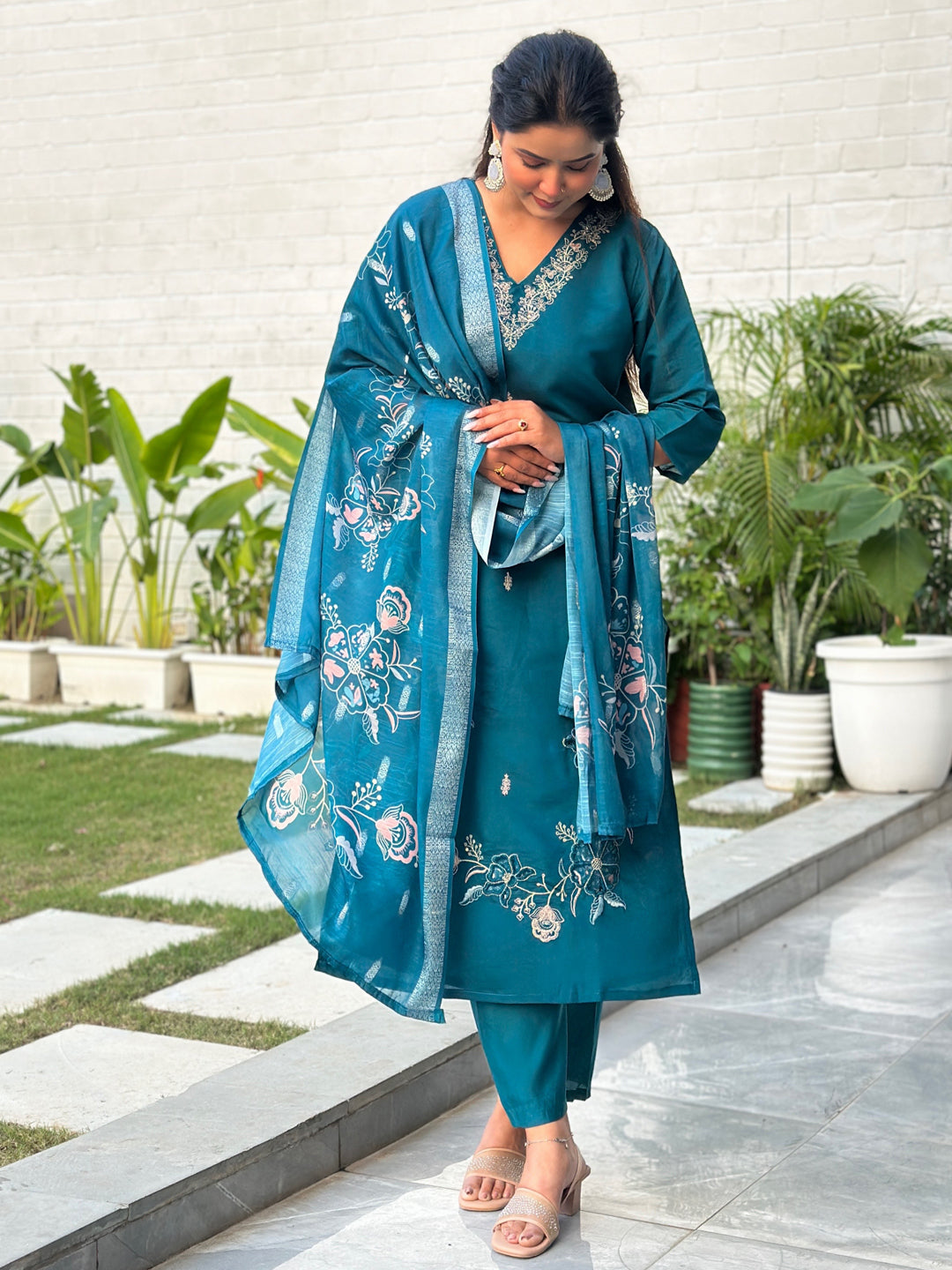 Dhiyona VV Kivra Teal Women Kurta and Pant Dupatta Sets Silk Fabrics with Embroidery