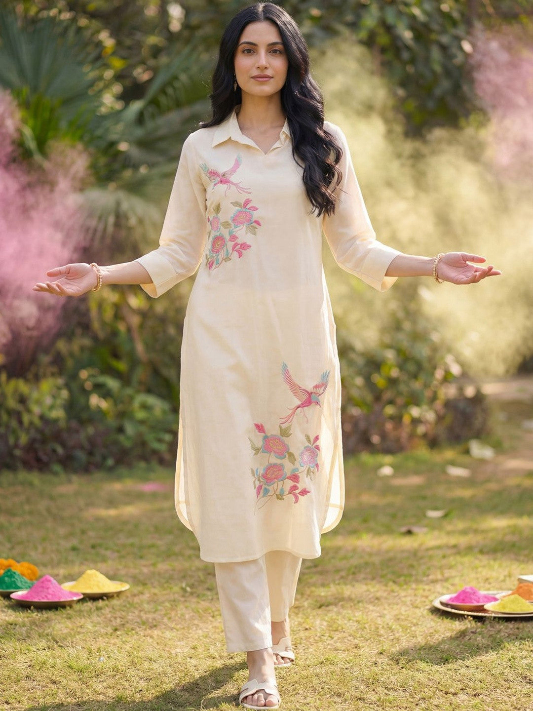 Women Floral Embroidered Regular Thread Work Kurta with Trousers