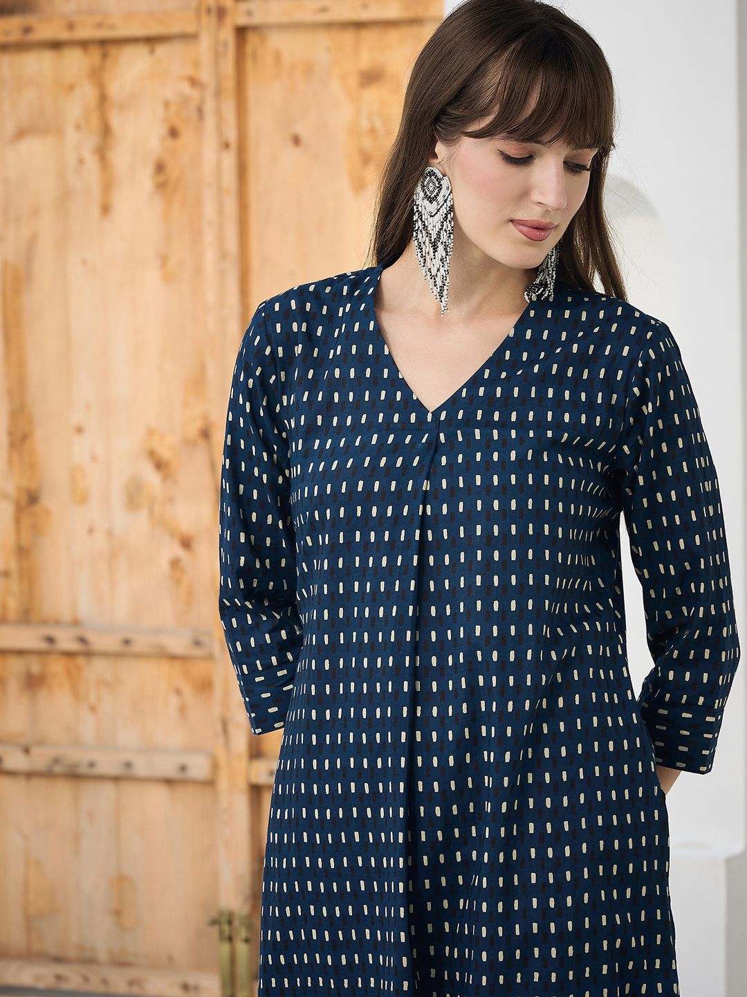 Dhiyona IE Women Geometric Printed Cotton Kurta with Trousers