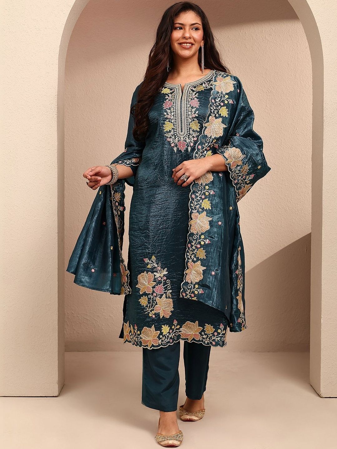 Dhiyona Women's Floral Embroidered Regular Thread Work Kurta with Trousers & With Dupatta